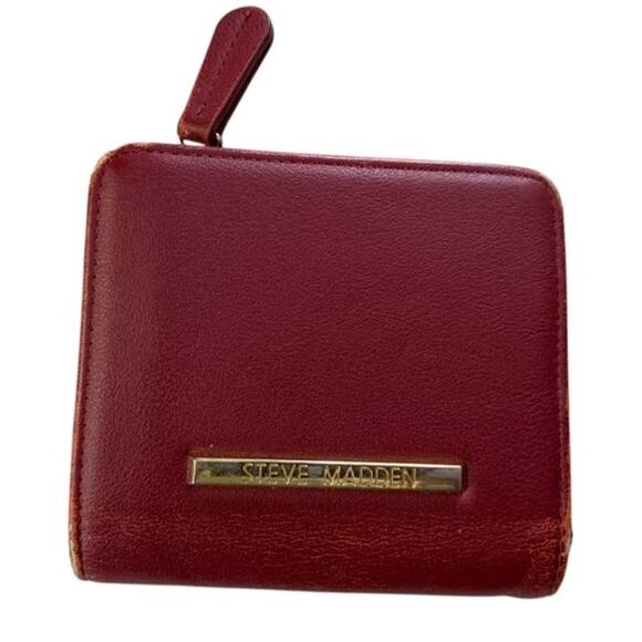 Steve Madden Wallet Coin Purse Outside Zipper Pocket Bill Fold Distressed Red - Picture 1 of 9